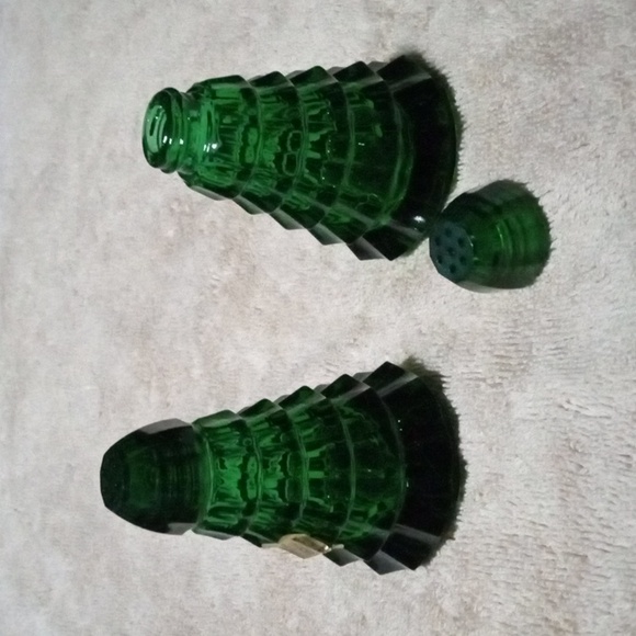 Green Glass Christmas Tree Shakers - Picture 7 of 8